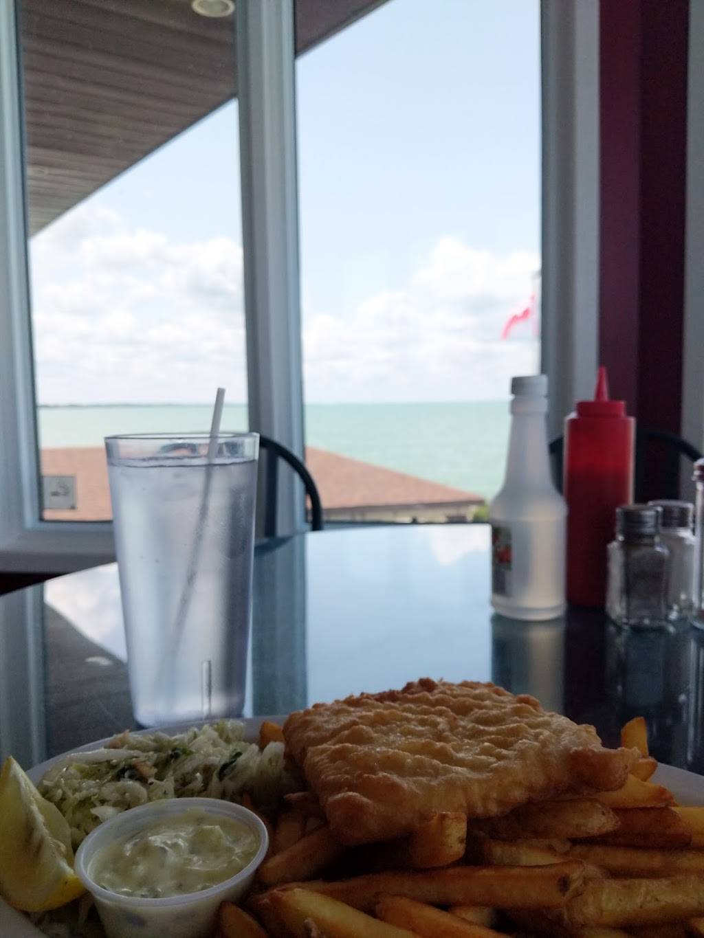 Lakeside Kettle Bar & Grill | restaurant | 100 Lake St, Belle River, ON N0R 1A0, Canada | 5197283636 OR +1 519-728-3636