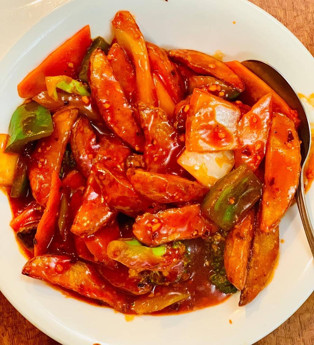 Wongs Asian Cuisine | restaurant | 2173 Lawrence Ave E, Scarborough, ON M1P 2P5, Canada | 4162850289 OR +1 416-285-0289