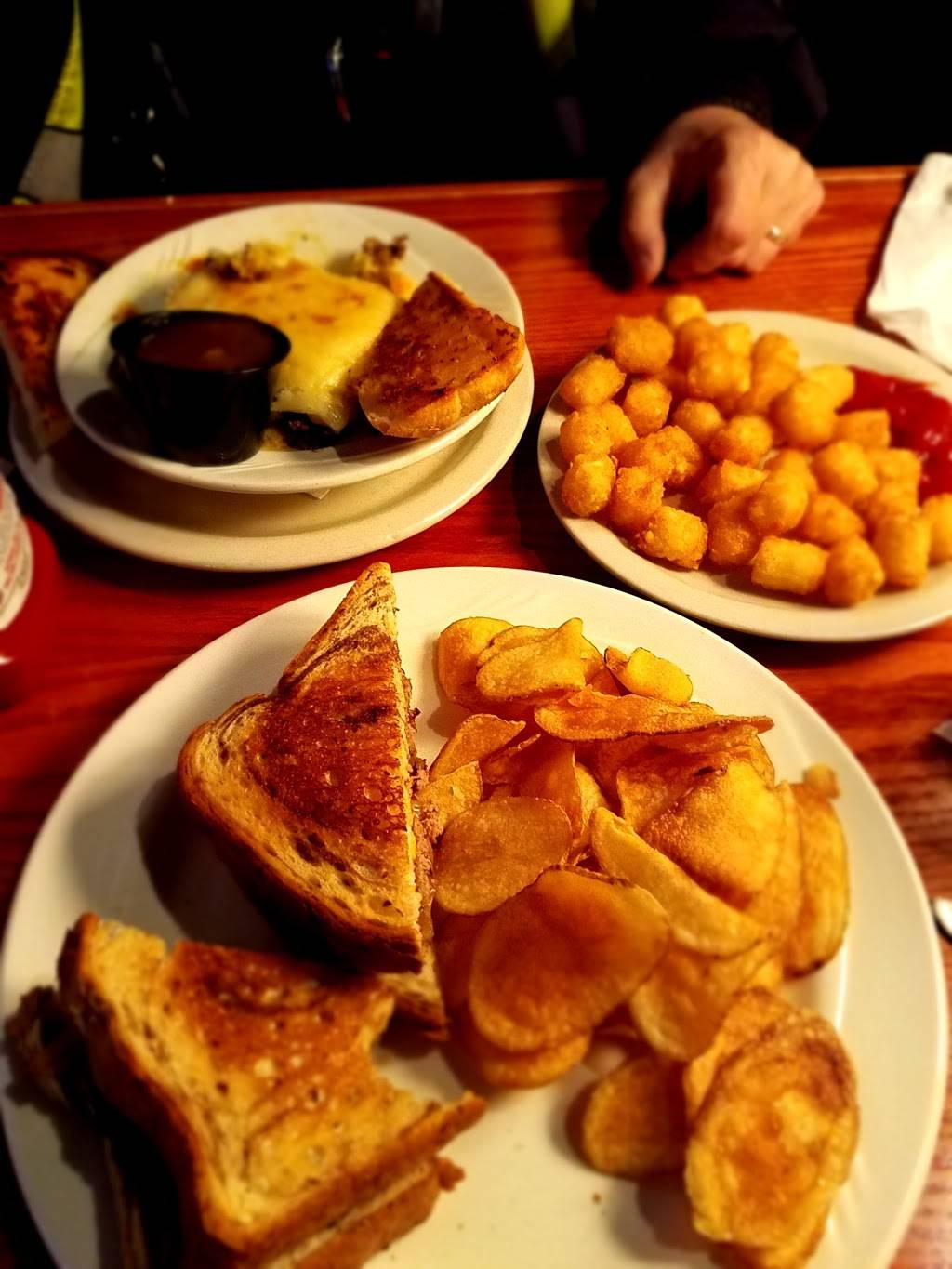 Mullens | restaurant | 7301 N Western Ave, Chicago, IL 60645, USA | 7734652113 OR +1 773-465-2113