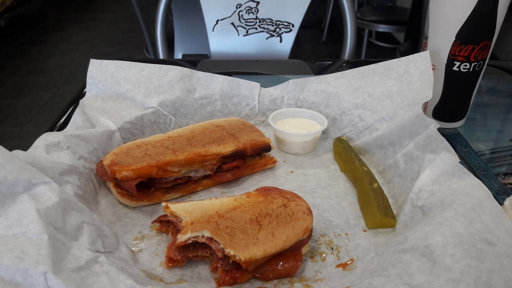 Larrys Giant Subs | meal takeaway | 5030 US-290 #550, Austin, TX 78735, USA | 5128929991 OR +1 512-892-9991