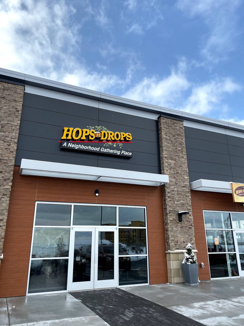 Hops n Drops | restaurant | 8851 Destination Dr #115, Broomfield, CO 80021, USA | 7203794456 OR +1 720-379-4456