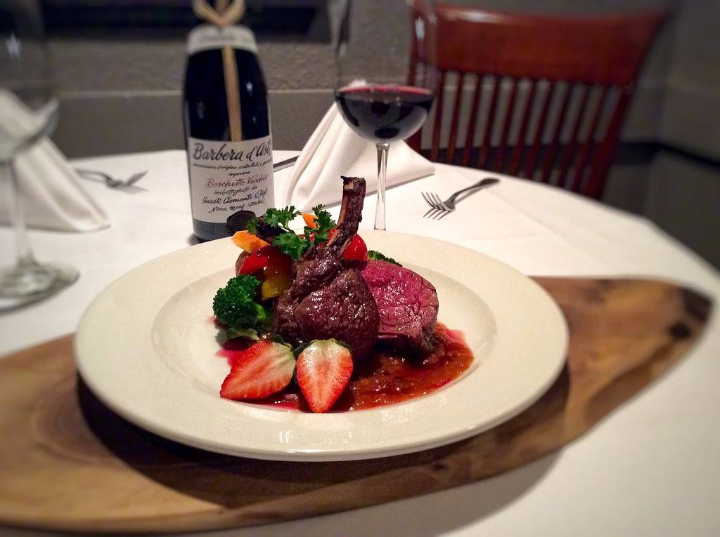 Michaels Back Door Restaurant | restaurant | 1715 Lakeshore Rd W, Mississauga, ON L5J 1J4, Canada | 9058225751 OR +1 905-822-5751