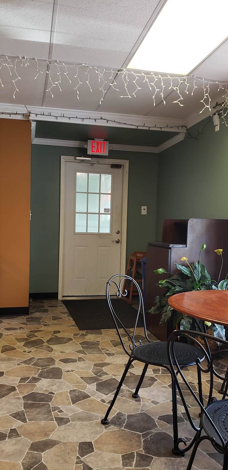 Toronys Giant Hotdog | restaurant | 1325 N River St, Plains, PA 18705, USA | 5708221067 OR +1 570-822-1067