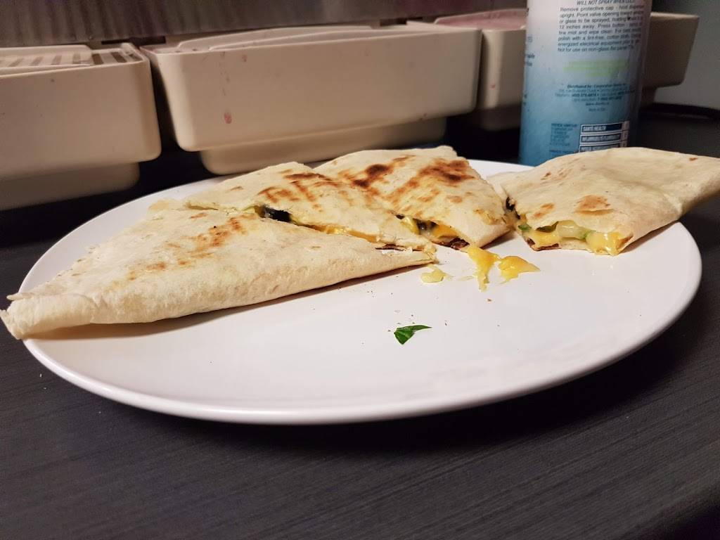 Shish taco grill | restaurant | 249 Rue Principale, Granby, QC J2G 5C7, Canada | 4503050293 OR +1 450-305-0293