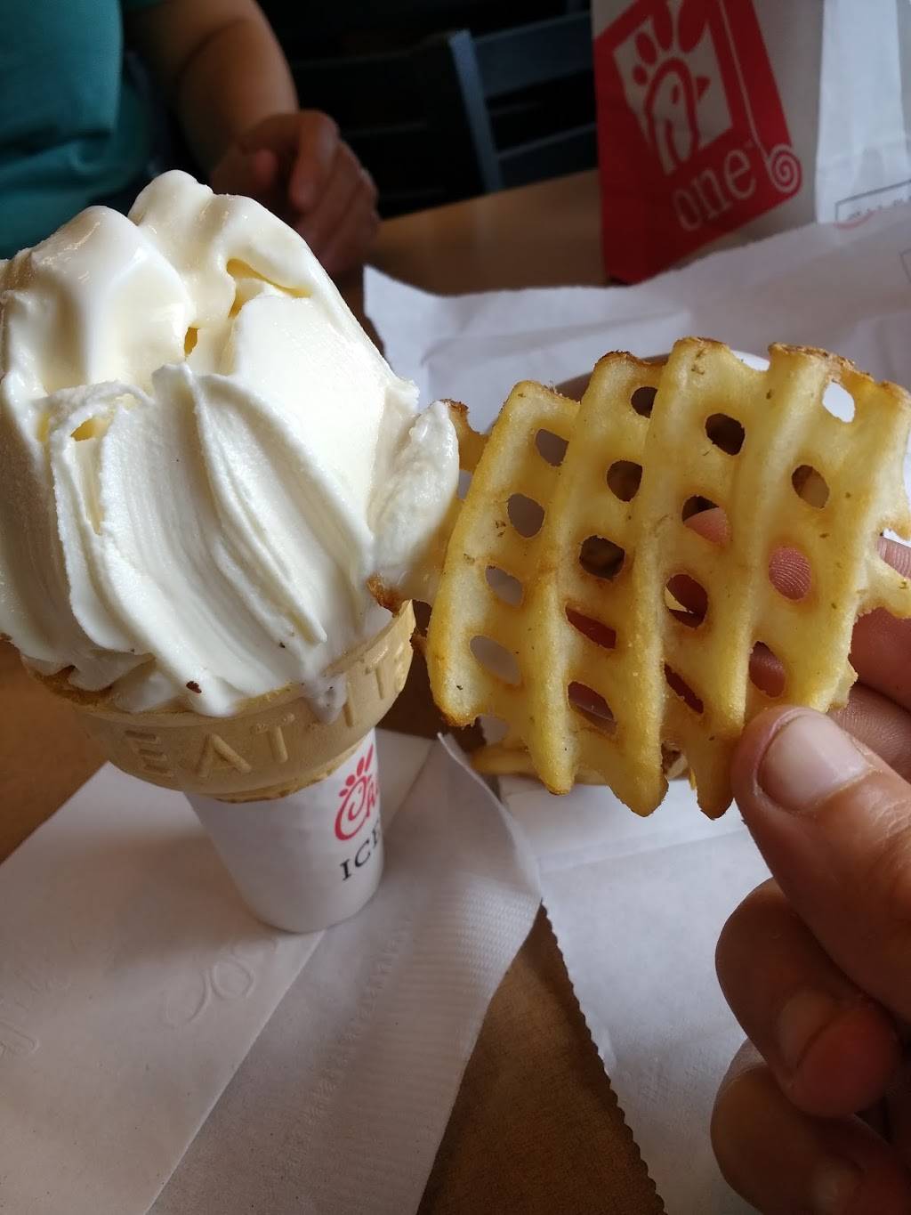 Chick-fil-A | restaurant | 1370 Interstate Dr, Cookeville, TN 38501, USA | 9313722665 OR +1 931-372-2665