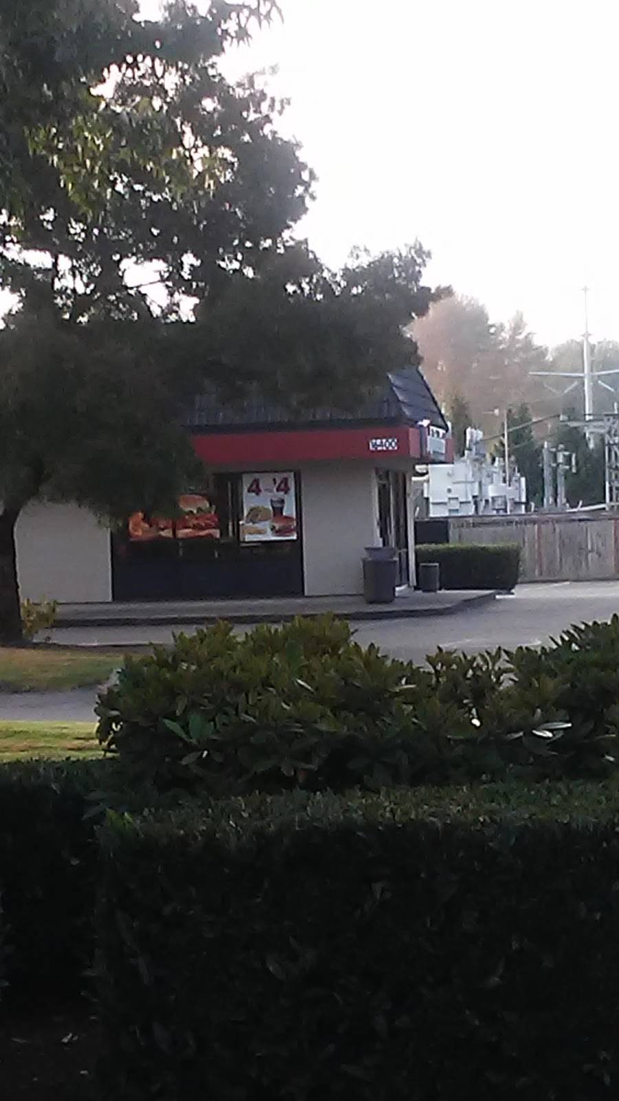 Jack in the Box | restaurant | 16400 W Valley Hwy, Tukwila, WA 98188, USA | 4252355060 OR +1 425-235-5060