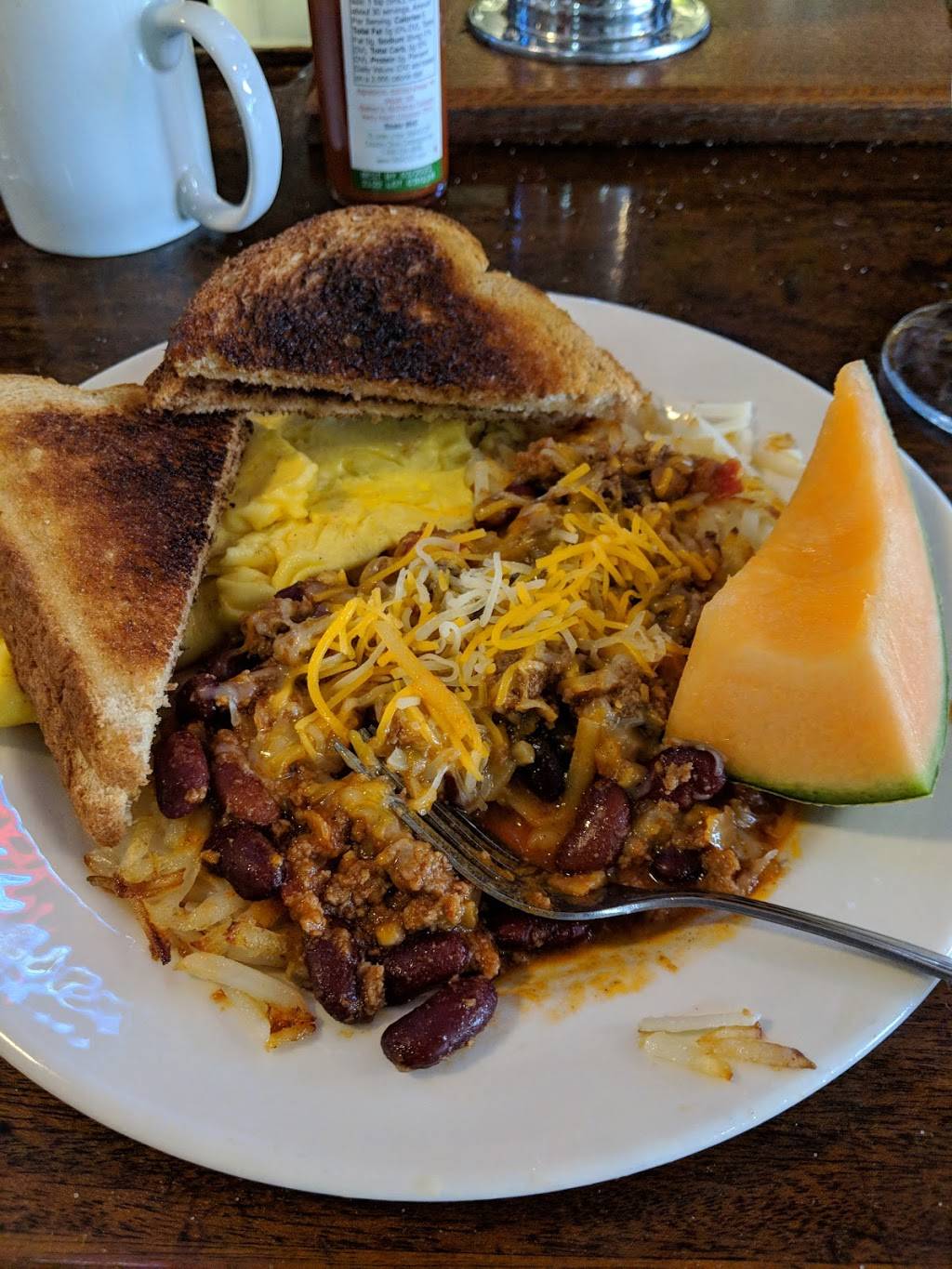 Frostys Bar & Family Pizza Big Mans Burrito Stand | restaurant | 252 Delaware Ave, Put-In-Bay, OH 43456, USA | 4192853278 OR +1 419-285-3278