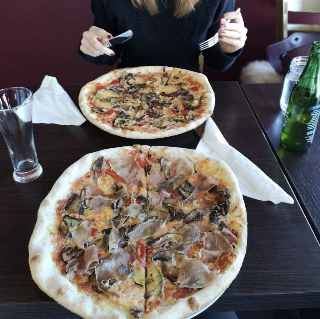 Mangia Mangia (Oakville) | restaurant | 1395 Abbeywood Dr Unit #1, Oakville, ON L6M 3B2, Canada | 2893863000 OR +1 289-386-3000