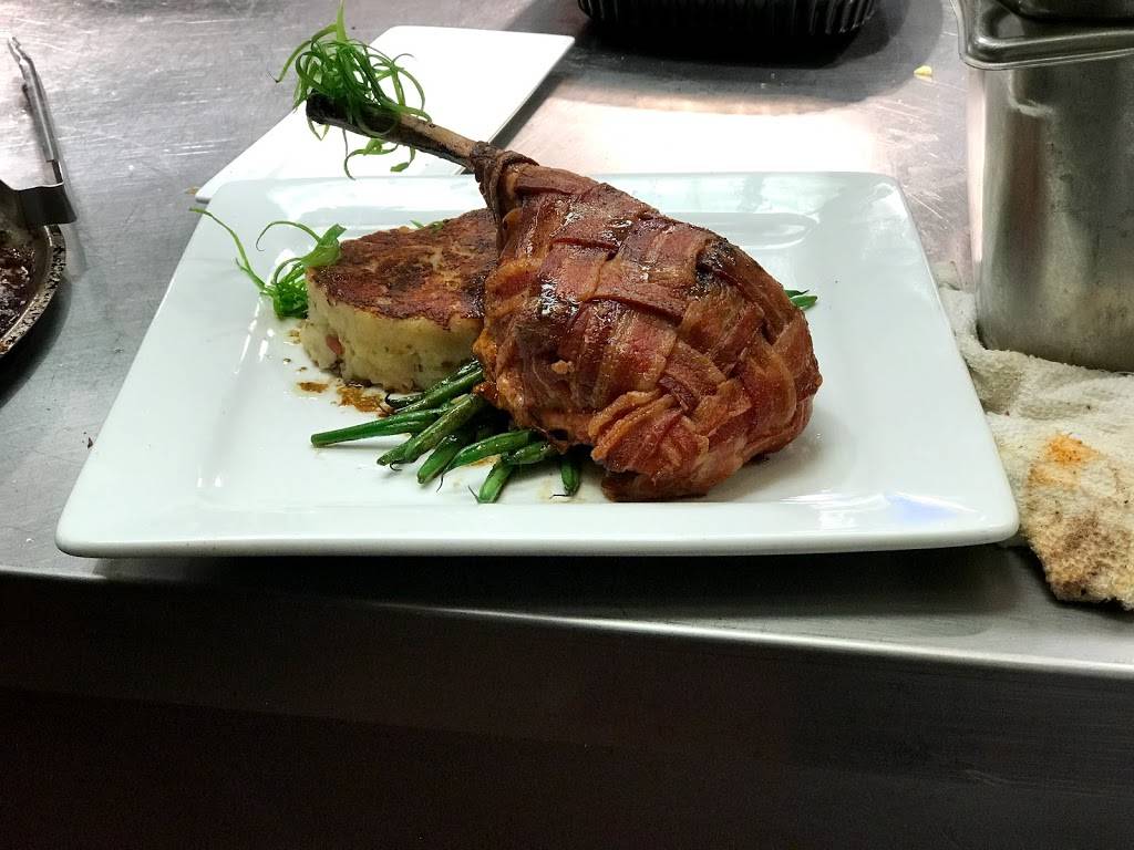 Wellingtons Steakhouse | restaurant | 777 Rising Star Dr, Rising Sun, IN 47040, USA | 8124381234 OR +1 812-438-1234