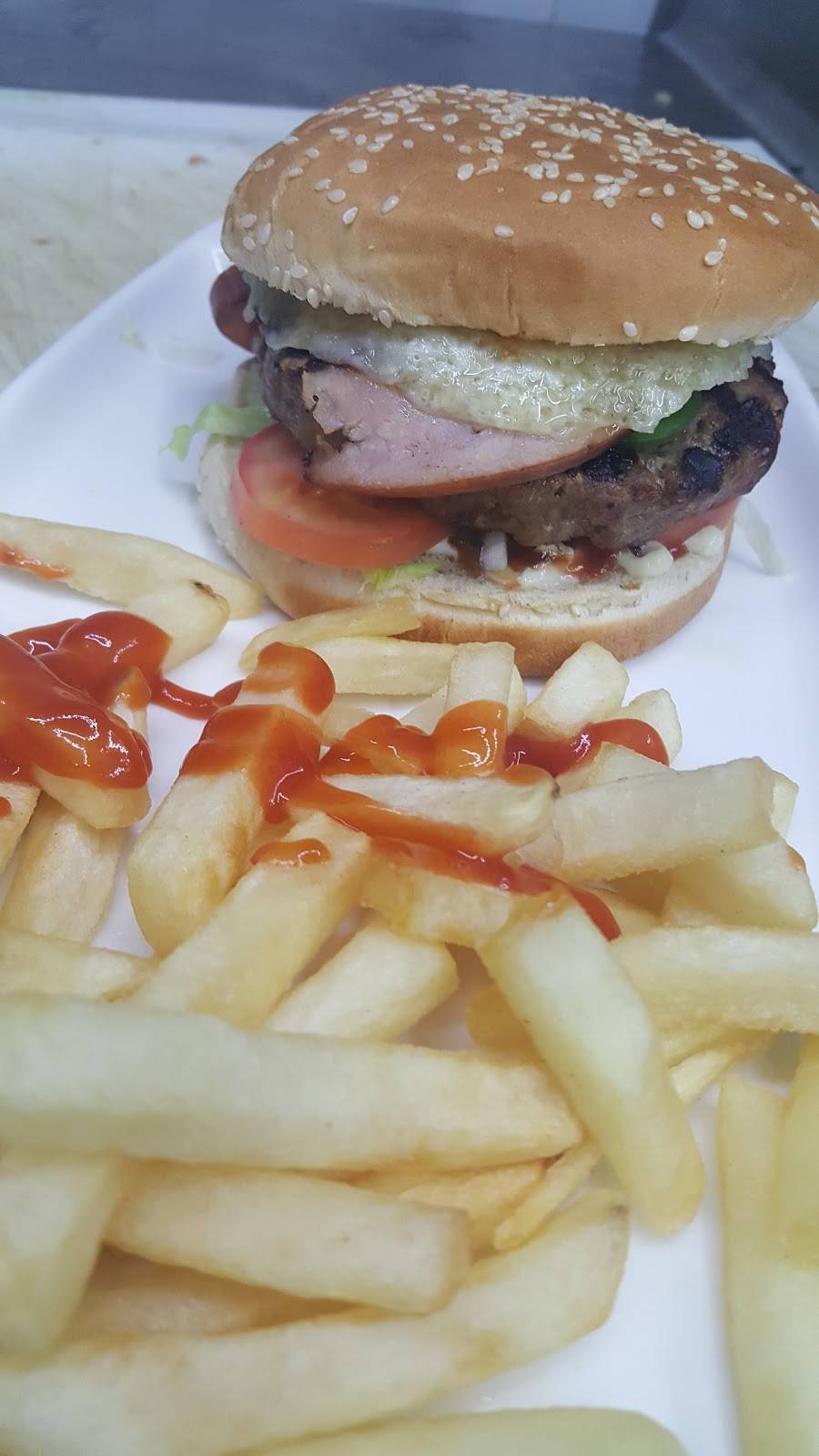 El Embajador Colombiano | restaurant | 7532 N Armenia Ave, Tampa, FL 33604, USA | 8139322629 OR +1 813-932-2629