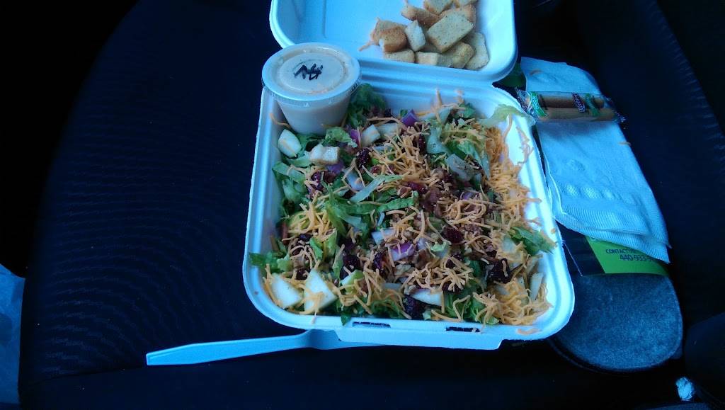 Salad Kraze | restaurant | 690 Avon Belden Rd, Avon Lake, OH 44012, USA | 4409339123 OR +1 440-933-9123