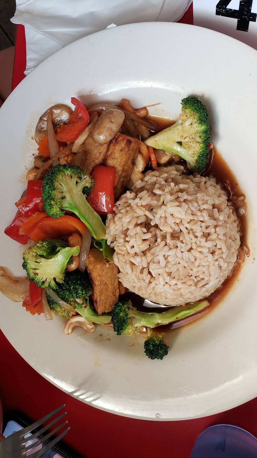 Ubon Thai Kitchen | restaurant | 900 W 7th Ave, Eugene, OR 97402, USA | 5416890033 OR +1 541-689-0033