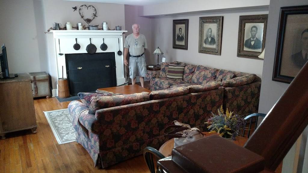 Lafayette Inn & Restaurant | restaurant | 146 Main St, Stanardsville, VA 22973, USA | 4349856345 OR +1 434-985-6345