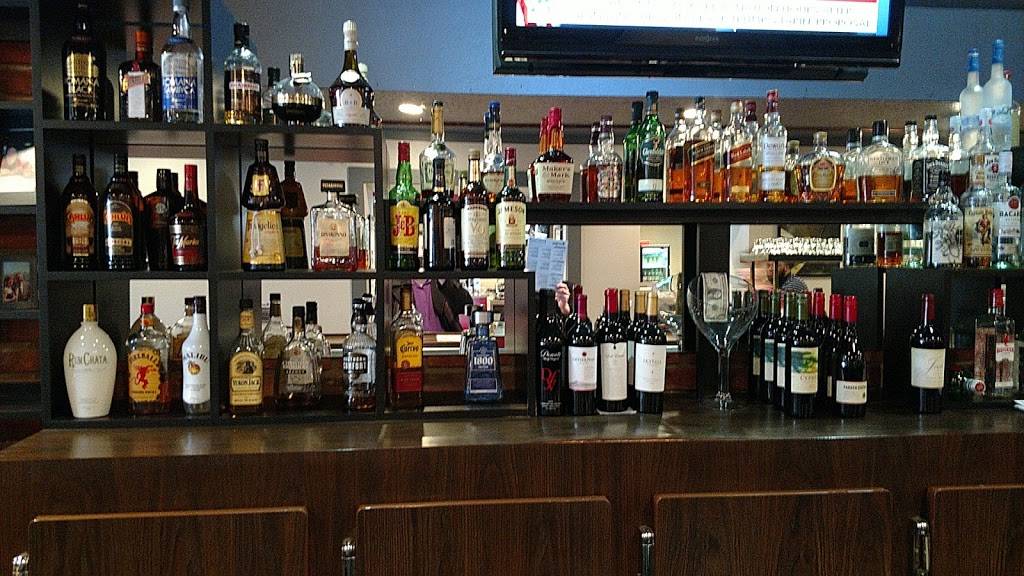 Joes Top Dog Restaurant & Bar | restaurant | 13342 Michigan Ave, Dearborn, MI 48126, USA | 3138460888 OR +1 313-846-0888