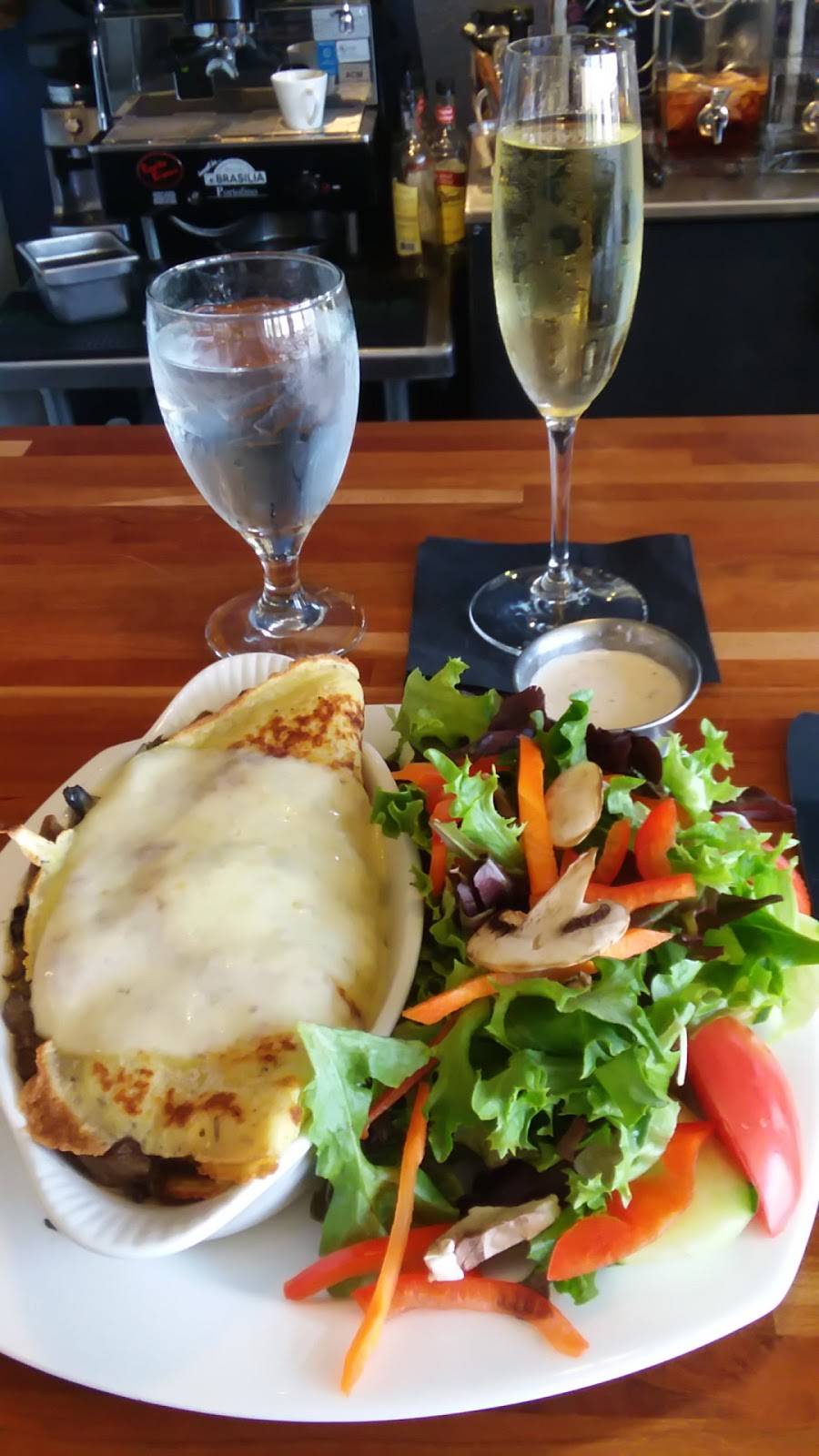 La Fonda del Bosque | restaurant | 1701 4th St SW, Albuquerque, NM 87102, USA | 5052385316 OR +1 505-238-5316