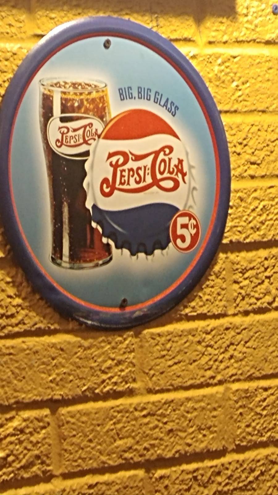 Pizza Hut | meal takeaway | 26800 Plymouth Rd, Redford Charter Twp, MI 48239, USA | 3139370002 OR +1 313-937-0002