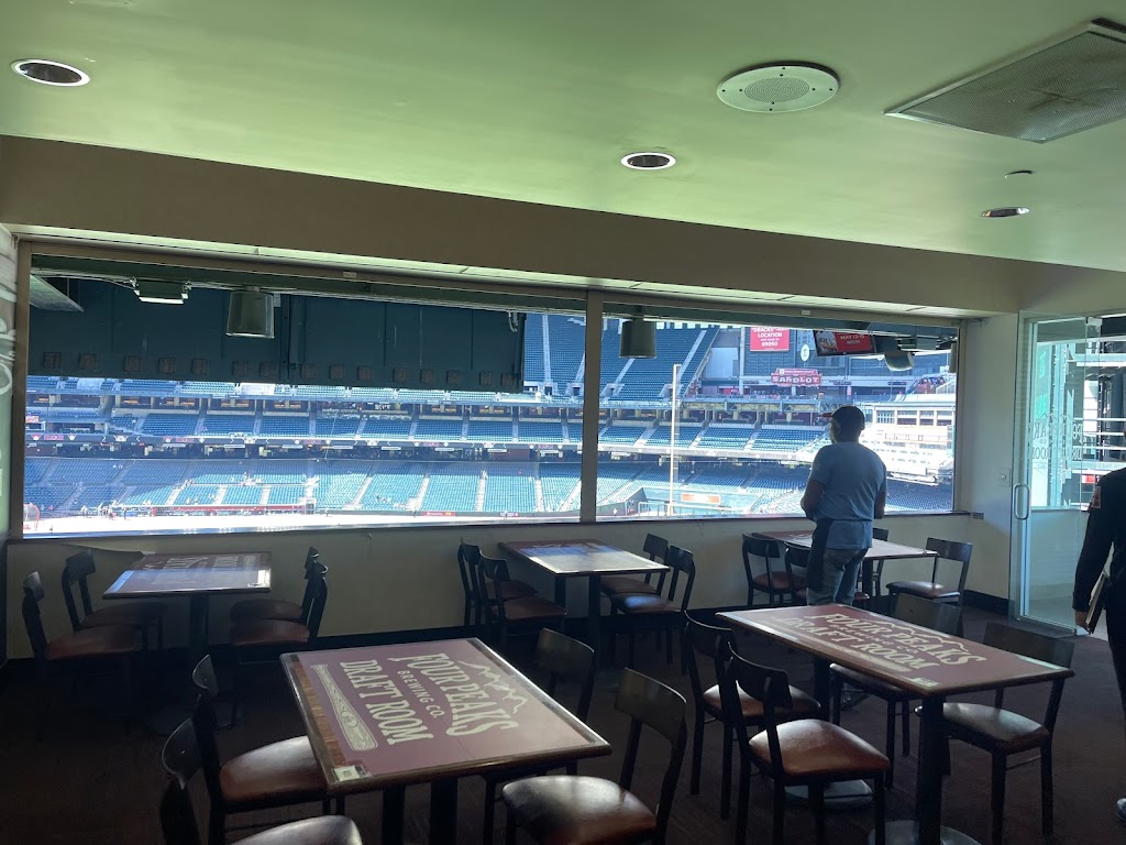 The Draft Room | restaurant | 401 E Jefferson St, Phoenix, AZ 85004, USA | 6024623430 OR +1 602-462-3430