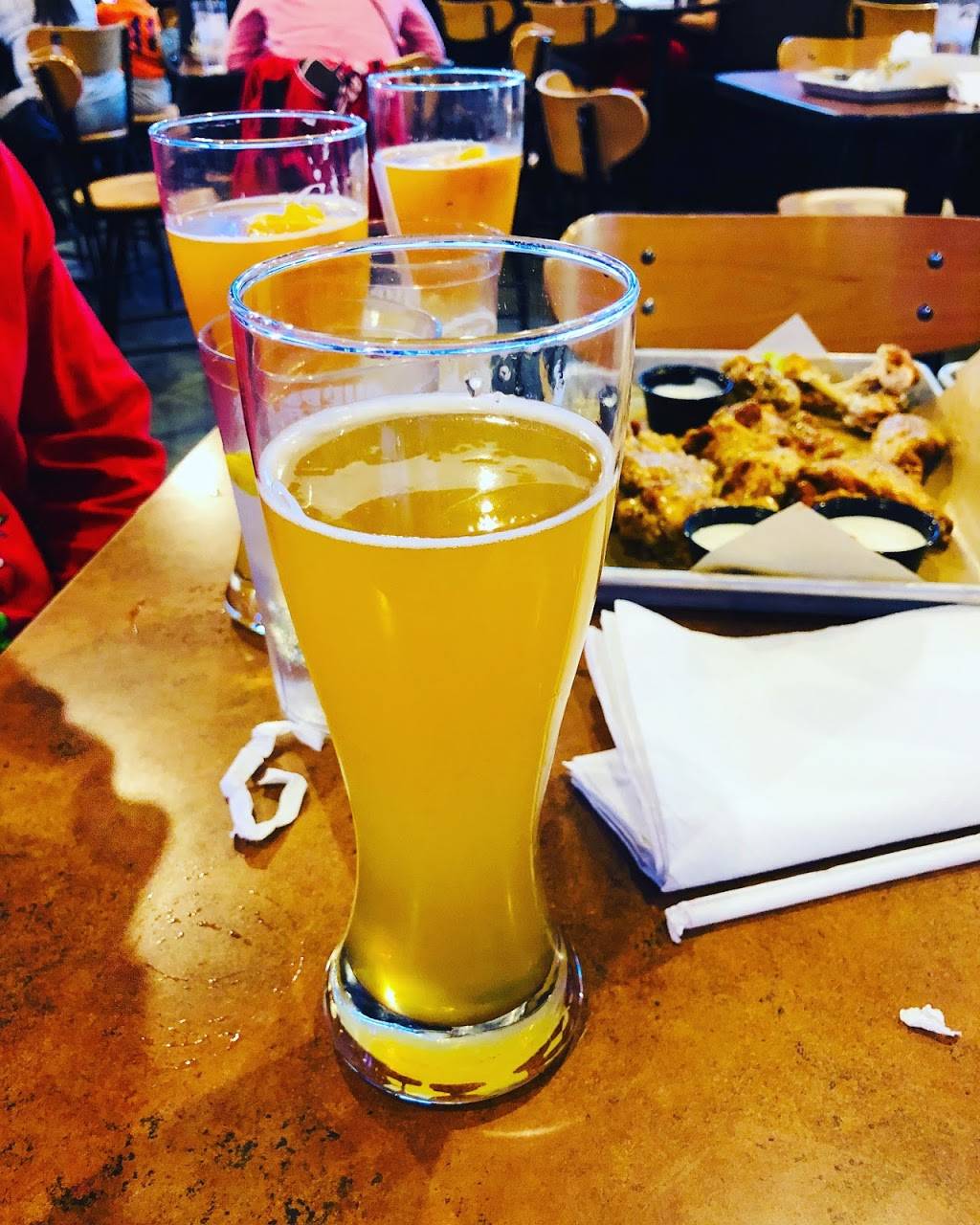 Buffalo Wild Wings | meal takeaway | 6001 Iliff Rd NW, Albuquerque, NM 87121, USA | 5053529464 OR +1 505-352-9464