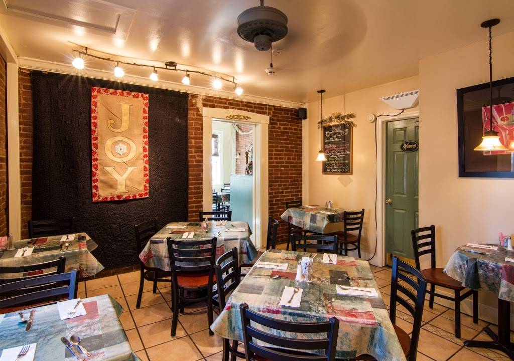 Magpies Cafe | restaurant | 903 S Main St, St Charles, MO 63301, USA | 6369473883 OR +1 636-947-3883