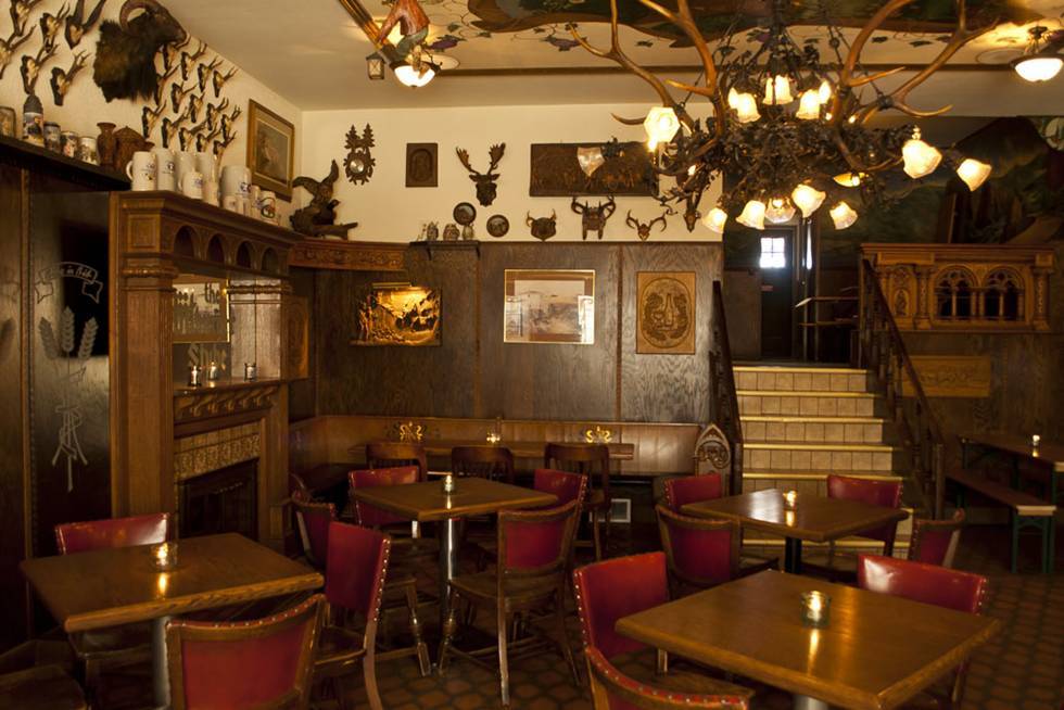 Von Trier | restaurant | 2235 N Farwell Ave, Milwaukee, WI 53202, USA | 4142721775 OR +1 414-272-1775