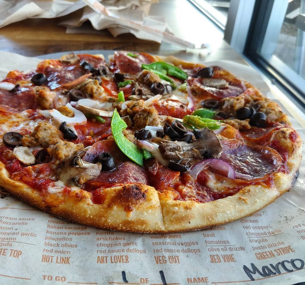 Blaze Pizza | restaurant | 1155 W Renaissance Pkwy #500, Rialto, CA 92376, USA | 9095465637 OR +1 909-546-5637