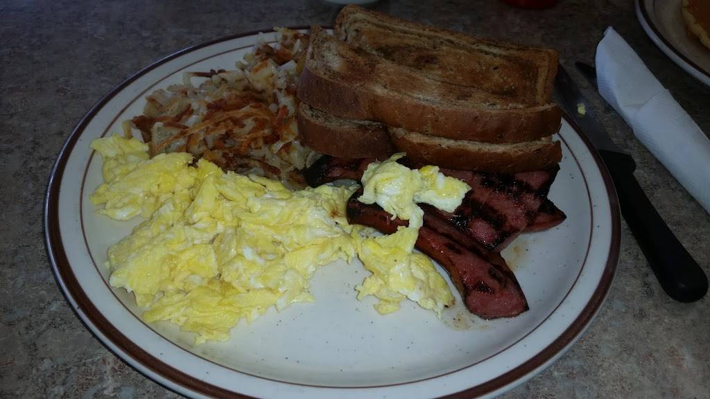 Red Apple Cafe | restaurant | 605 E Glenbrook Dr, Pulaski, WI 54162, USA | 9208224600 OR +1 920-822-4600