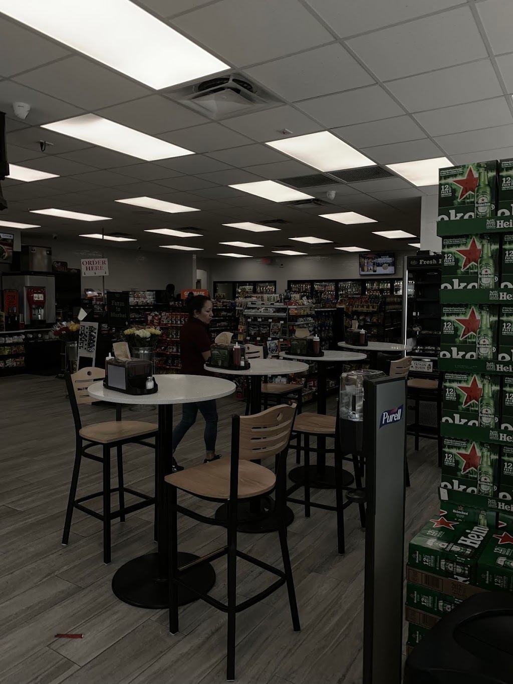 Exprezo Ives Chevron | restaurant | 1540 NE 205th Terrace, Miami, FL 33179, USA | 7866572475 OR +1 786-657-2475