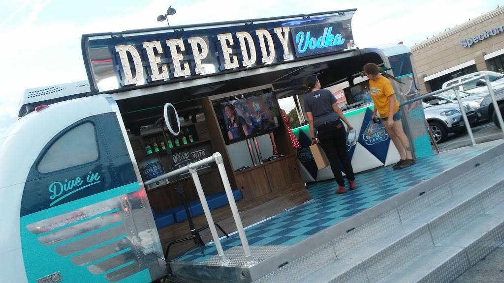 Hancock Center | shopping mall | 1000 E 41st St, Austin, TX 78751, USA | 7135993500 OR +1 713-599-3500