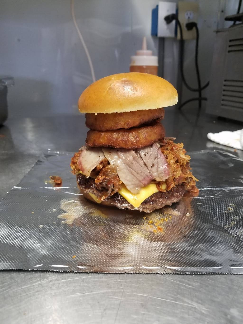 Smokeys | restaurant | 6527 Maddox Blvd, Chincoteague, VA 23336, USA | 7573366425 OR +1 757-336-6425