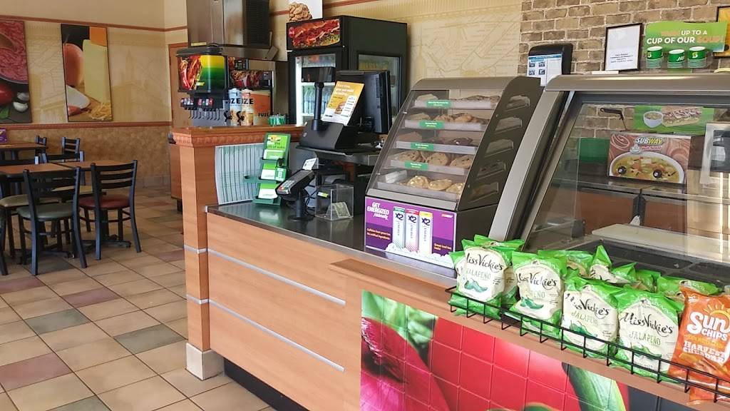 Subway Restaurants | restaurant | 6731 Main St, Hitchcock, TX 77563, USA | 4099862048 OR +1 409-986-2048