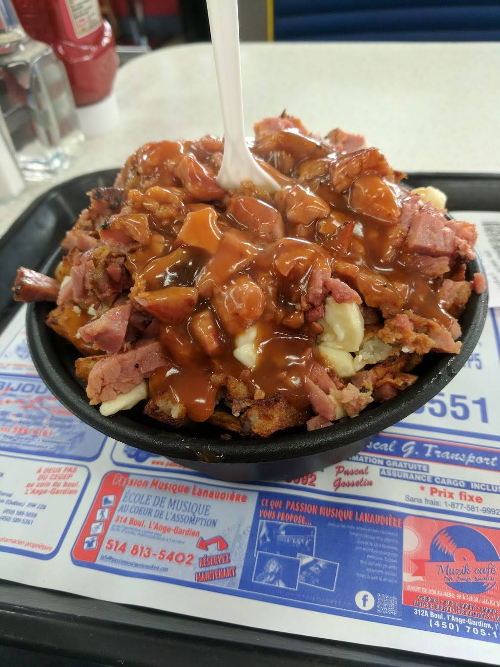 Restaurant La Belle Province | restaurant | 815 Boulevard de lAnge Gardien N, LAssomption, QC J5W 1P5, Canada | 4505895551 OR +1 450-589-5551