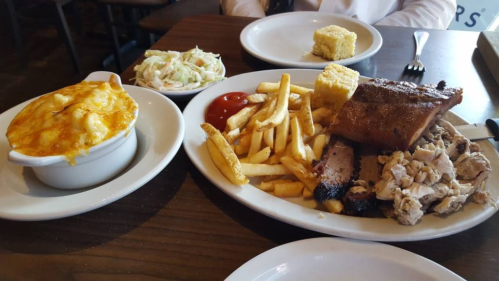 Smokehouse 52 BBQ - Chelsea | restaurant | 125 S Main St, Chelsea, MI 48118, USA | 7345622565 OR +1 734-562-2565