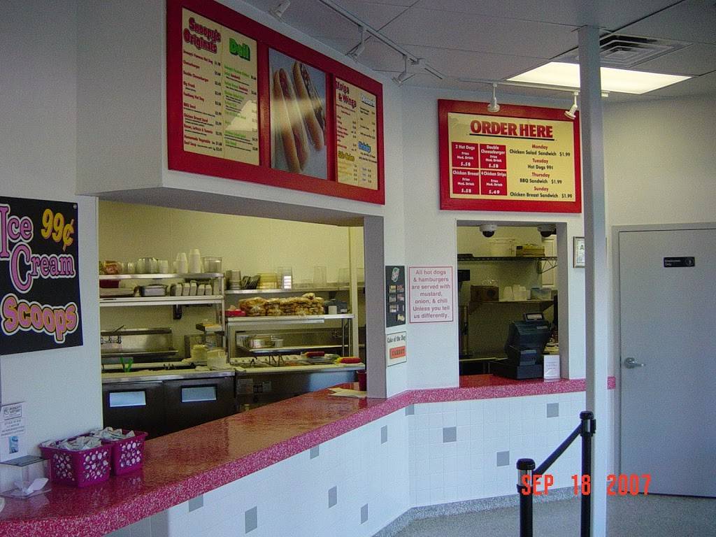 Snoopys Hot Dogs & More | restaurant | 2431 Spring Forest Rd, Raleigh, NC 27615, USA | 9198763775 OR +1 919-876-3775