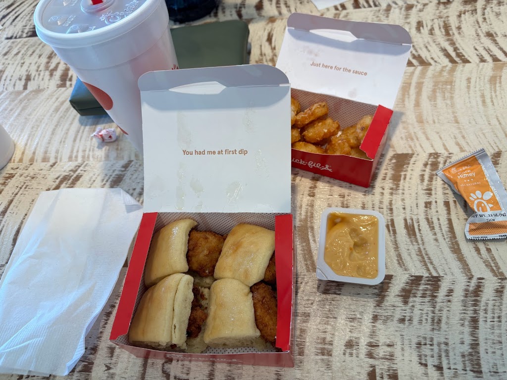 Chick-fil-A | restaurant | 2355 N Glenstone Ave, Springfield, MO 65803, USA | 4173852293 OR +1 417-385-2293