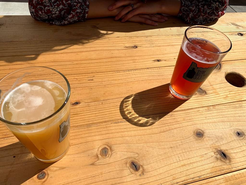 The Growler Garage | restaurant | 1837 Pacific Ave Suite 133, Forest Grove, OR 97116, USA | 5033725648 OR +1 503-372-5648