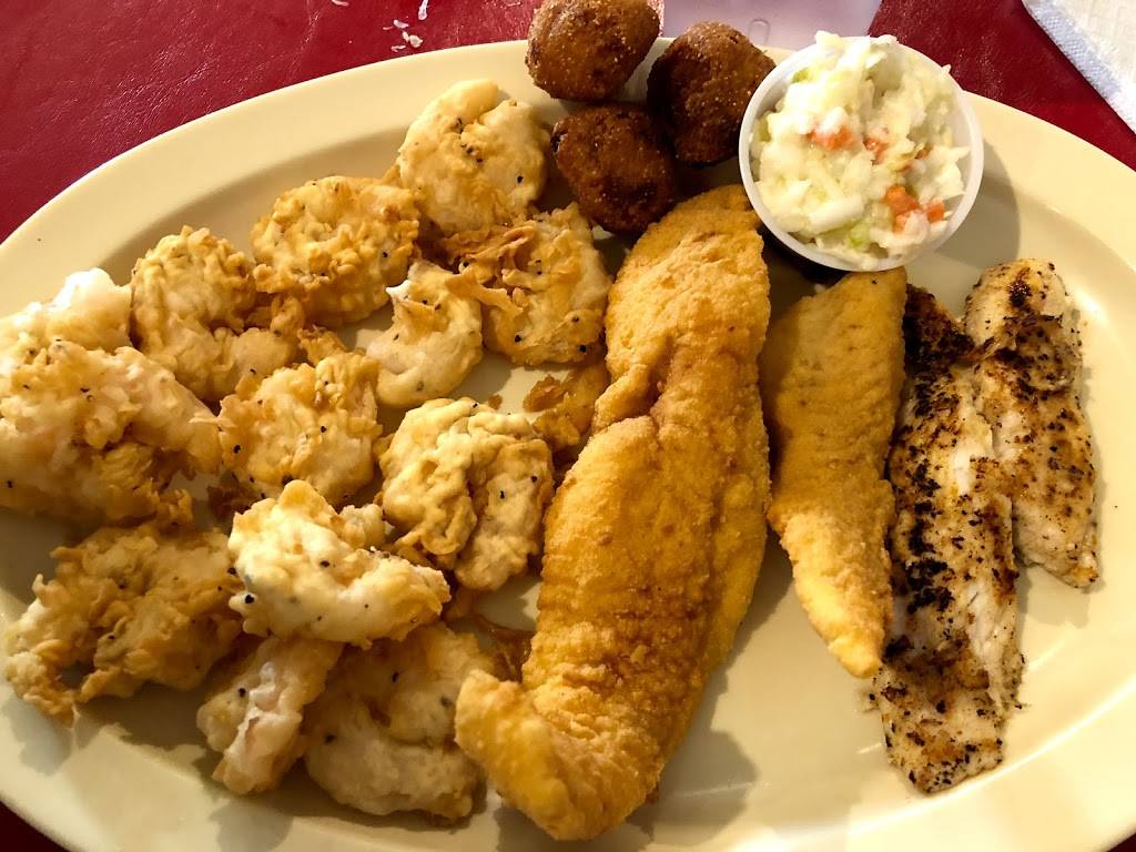 Henrys Restaurant | restaurant | 215 S Commerce St, Lockhart, TX 78644, USA | 5123984609 OR +1 512-398-4609