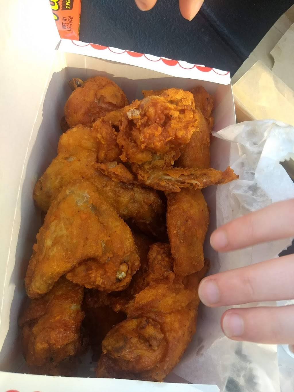 Crown Fried Chicken | restaurant | 822 Myrtle Ave, Brooklyn, NY 11206, USA | 7186245325 OR +1 718-624-5325