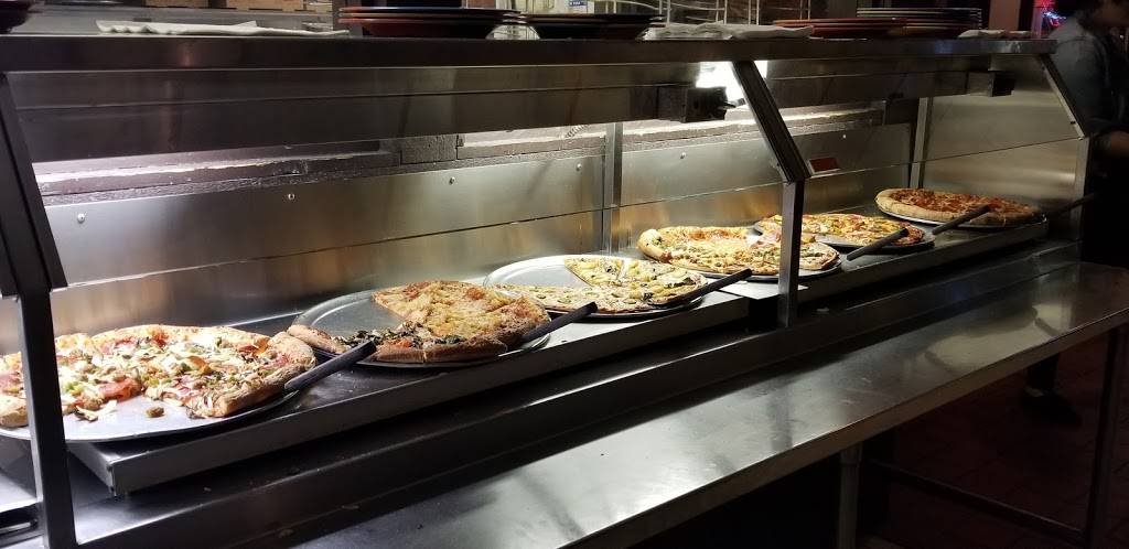 Dinos Pizza | restaurant | 4290 Bee Ridge Rd, Sarasota, FL 34233, USA | 9413713333 OR +1 941-371-3333