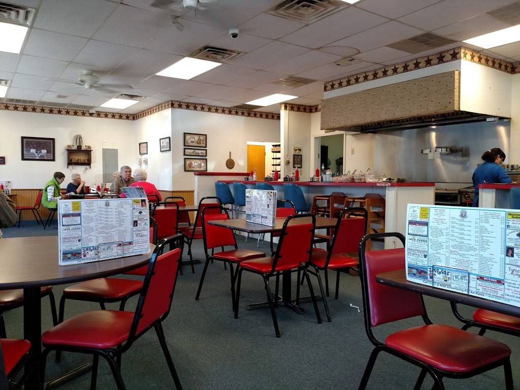 Moms Country Kitchen | restaurant | 470 S Commerce Ave # B, Front Royal, VA 22630, USA | 5406367441 OR +1 540-636-7441