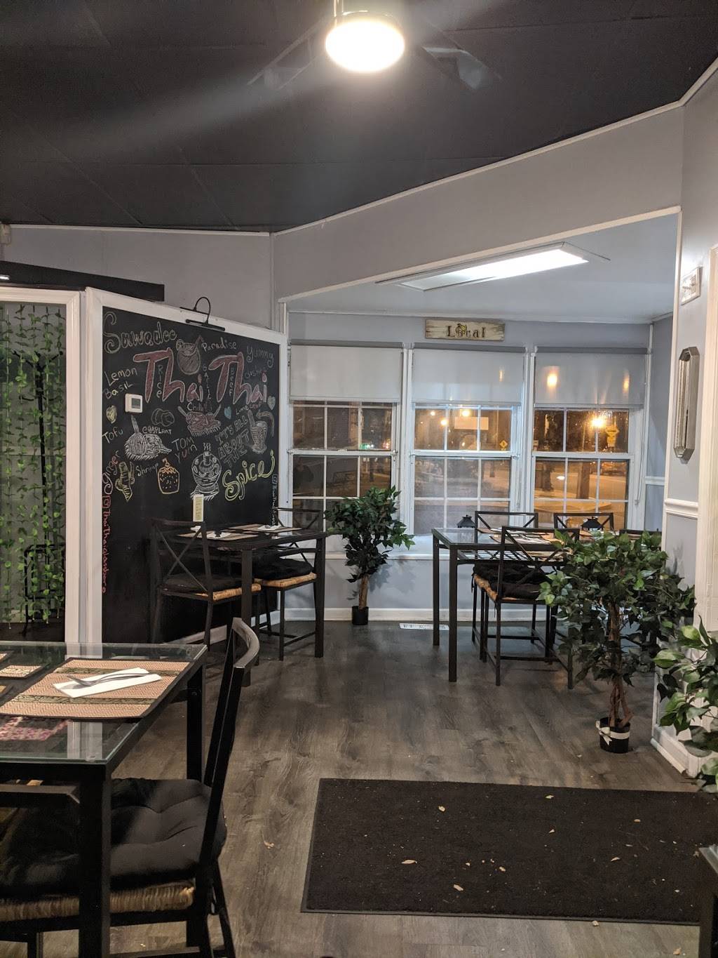 Thai Thai | restaurant | 21 E High St, Glassboro, NJ 08028, USA | 8565952329 OR +1 856-595-2329