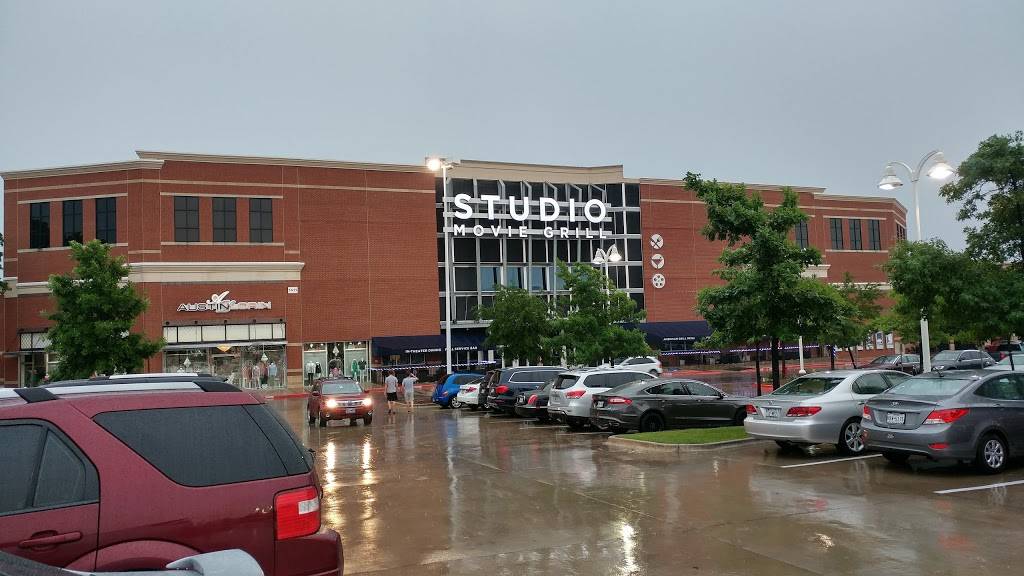 Studio Movie Grill Colleyville | restaurant | 5655 Colleyville Blvd #300, Colleyville, TX 76034, USA | 6822679464 OR +1 682-267-9464