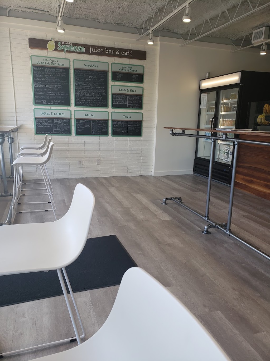 The Daily Squeeze Juice and Smoothie Bar | cafe | 901 N 12th Ave, Pensacola, FL 32501, USA | 8507413077 OR +1 850-741-3077