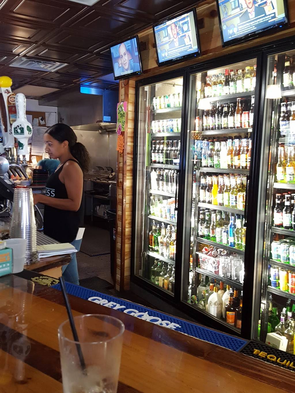 The Gym Bar & Grill | restaurant | 833 Water St, Sauk City, WI 53583, USA | 6086432001 OR +1 608-643-2001