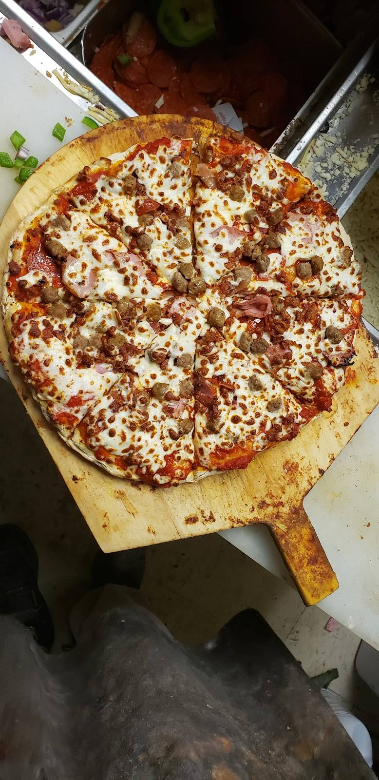 Pizzaman (Inside MICKEYS) | restaurant | 4200 E Rosedale St, Fort Worth, TX 76105, USA | 6824998181 OR +1 682-499-8181