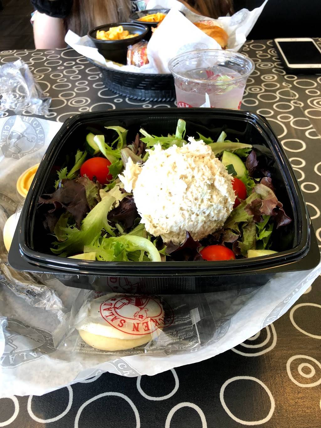 Chicken Salad Chick | restaurant | 4088 Watson Blvd #600, Warner Robins, GA 31093, USA | 4783333592 OR +1 478-333-3592