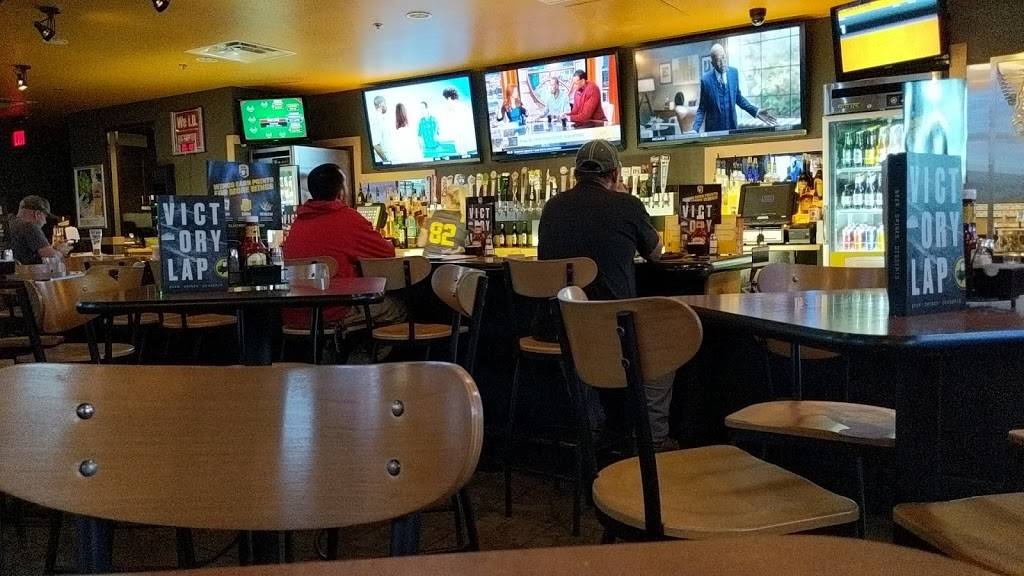 Buffalo Wild Wings | restaurant | 2796 Naglee Rd, Tracy, CA 95304, USA | 2098333819 OR +1 209-833-3819