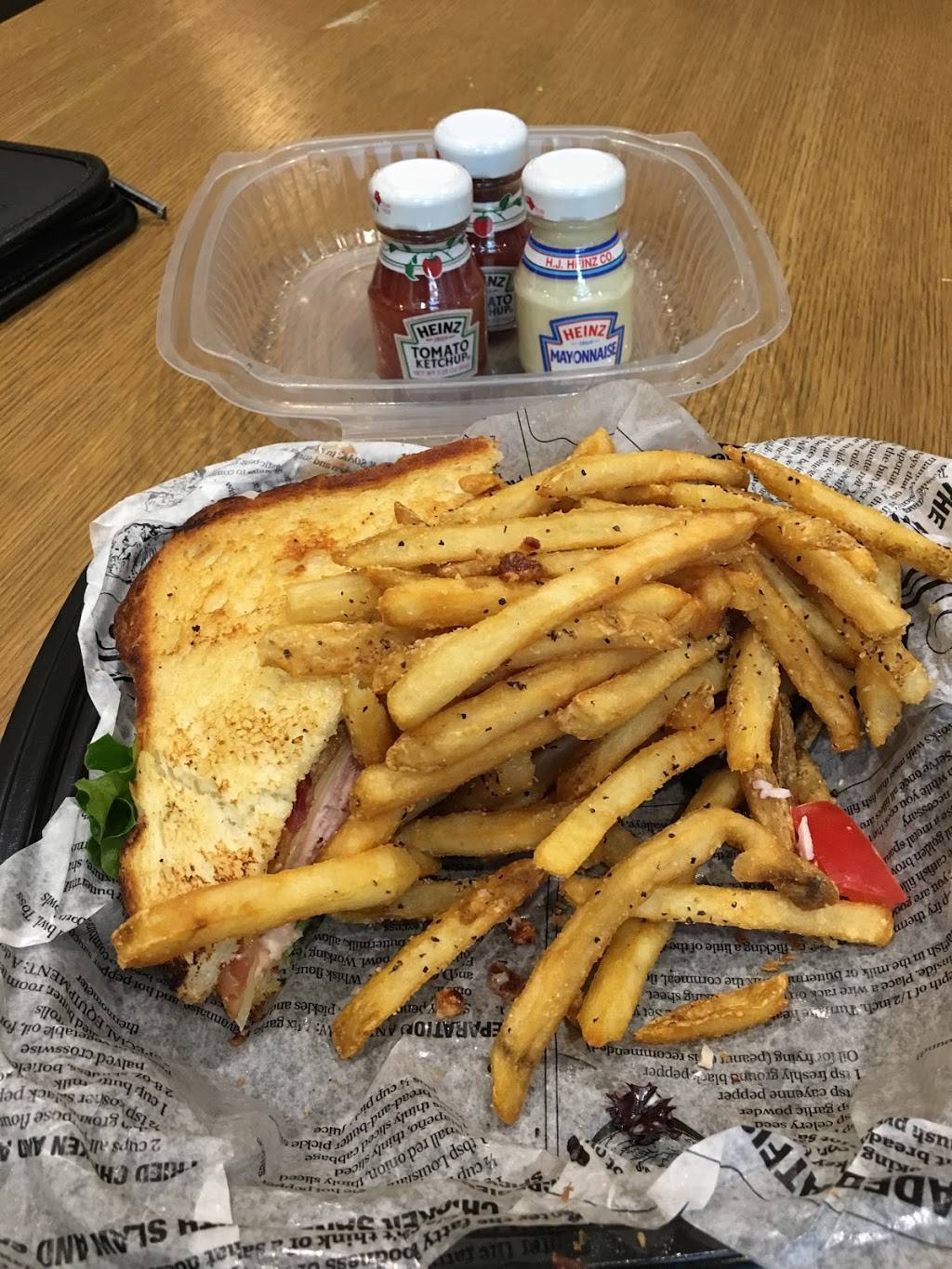 Station Grille | restaurant | 1820 Market St, St. Louis, MO 63103, USA | 3148023465 OR +1 314-802-3465