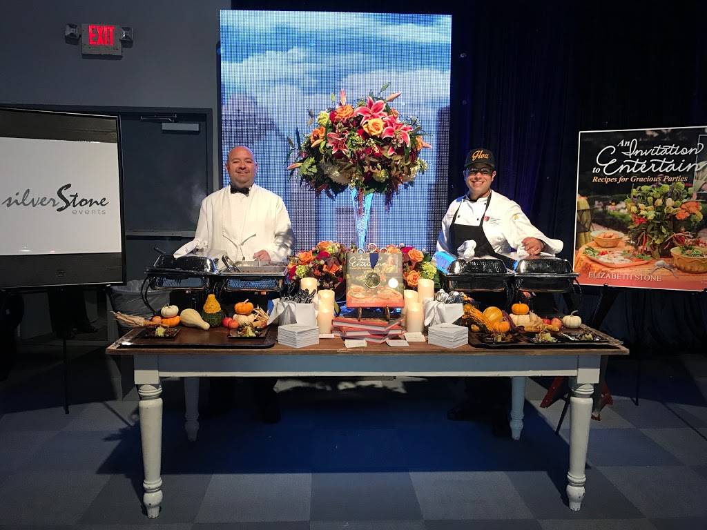 Revolve Kitchen + Bar | restaurant | 2525 W Loop S, Houston, TX 77027, USA | 7138509200 OR +1 713-850-9200