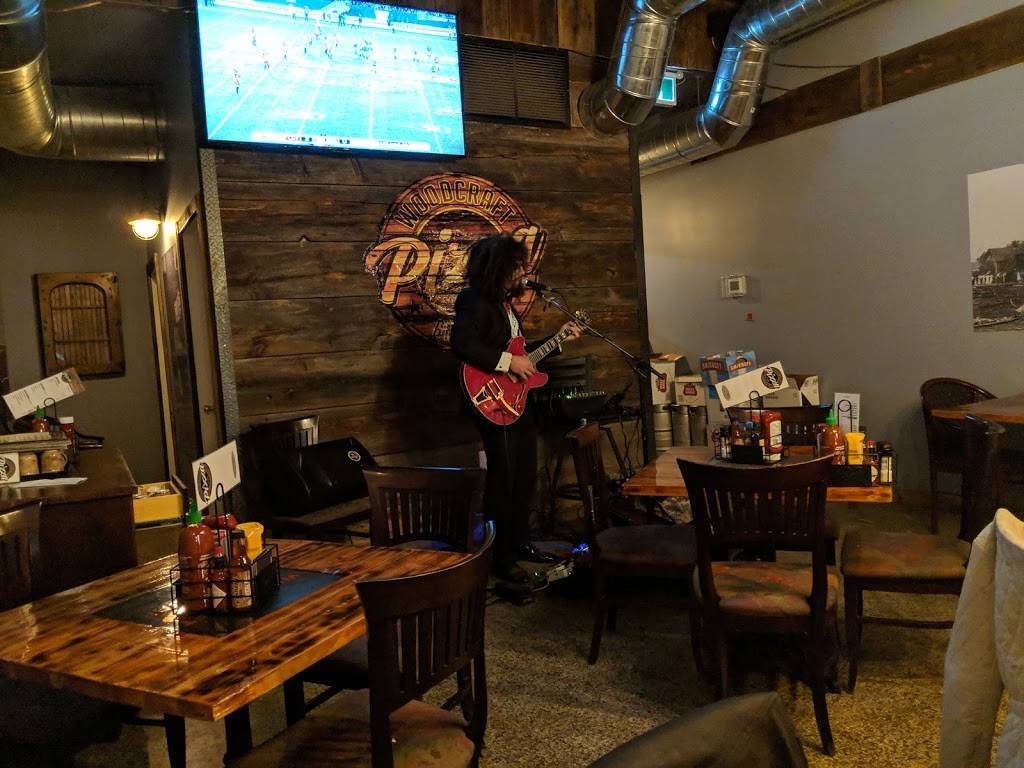 Woodcraft Pizza & Bar | restaurant | 47 Talbot St N, Essex, ON N8M 1A3, Canada | 5199619321 OR +1 519-961-9321