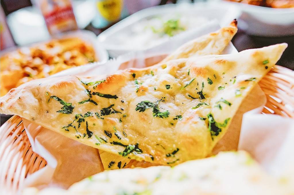 Red Tomatoes Indian Restaurant & Bar | restaurant | 66 E Devon Ave, Elk Grove Village, IL 60007, USA | 8157338662 OR +1 815-733-8662